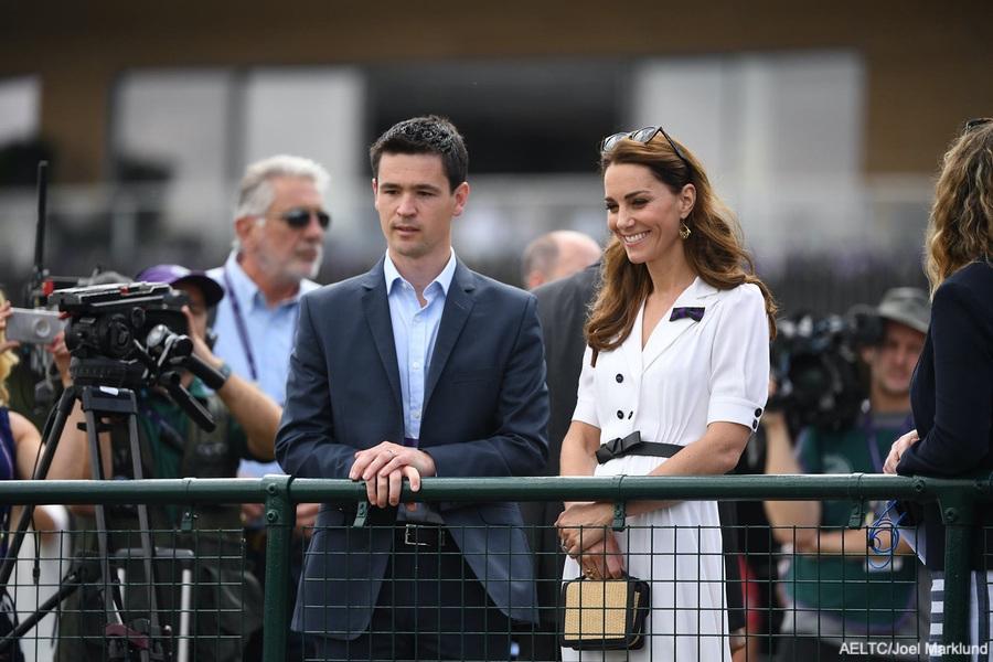 alexander-mcqueen-handbag-wimbledon-kate-middleton-noi-taska