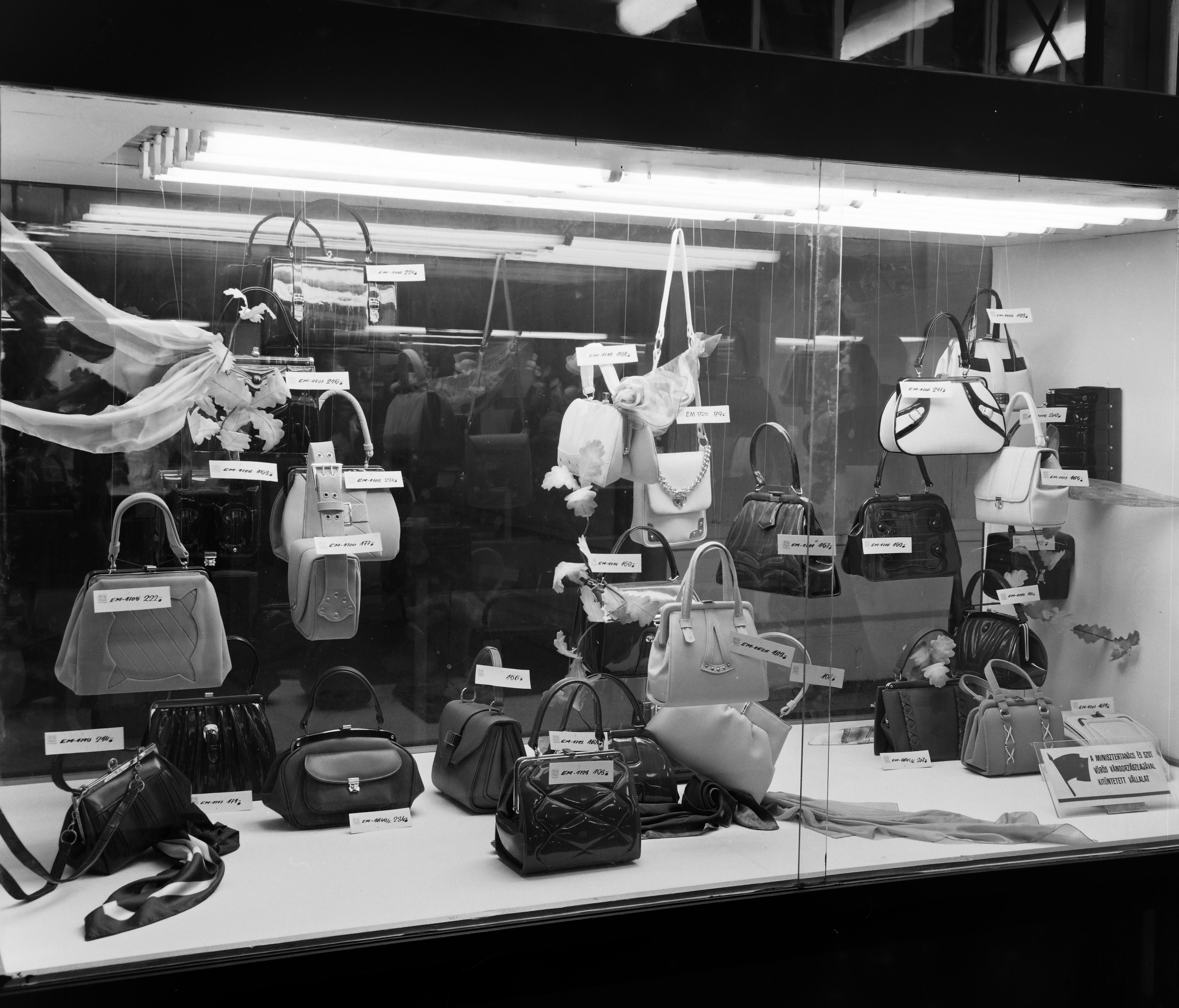 retro-taska-divat-1960-evek- webaruhaz-pakkolj_2